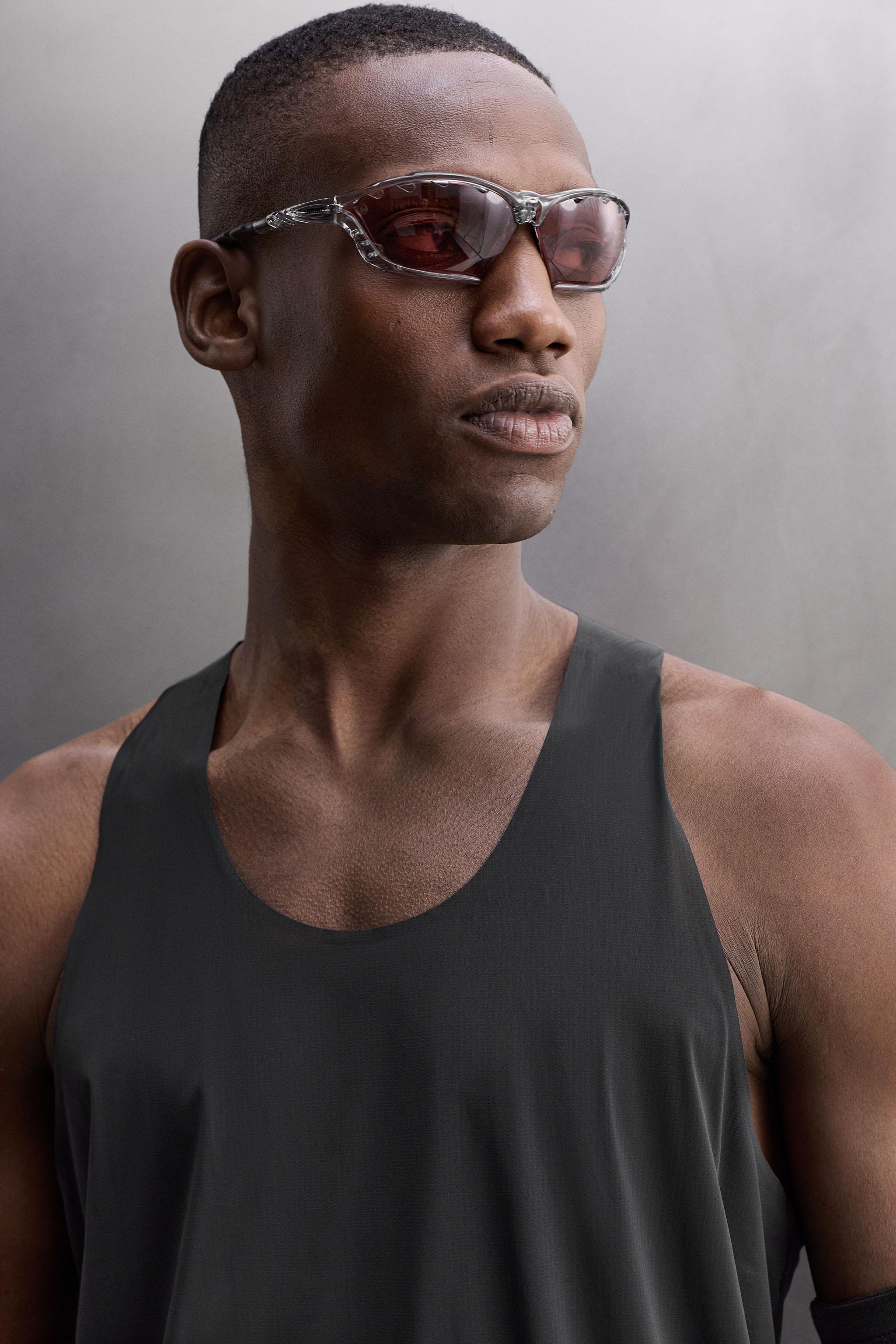 LIGHTWEIGHT TECHNICAL TANK TOP